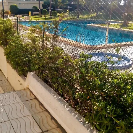 Spacious In Of 100 M² With Shared Pool! Appartement *