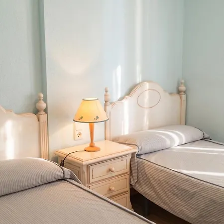 Spacious In Of 100 M² With Shared Pool! Appartement *