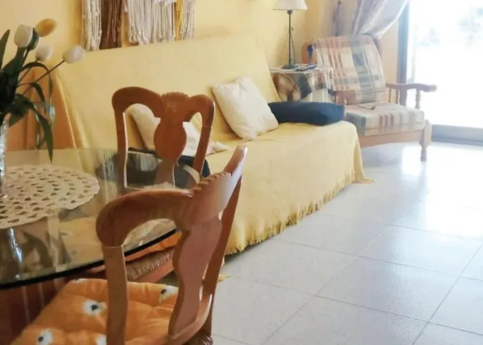 Spacious In Of 100 M² With Shared Pool! Appartement