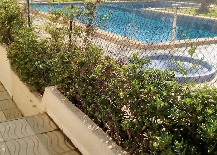 Spacious In Of 100 M² With Shared Pool! Appartement *